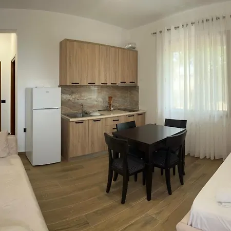 Lungomare Apartamete * Vlorë