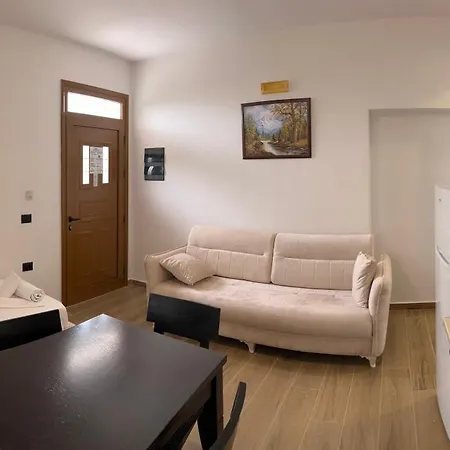 Apartamente Vlore וילה *